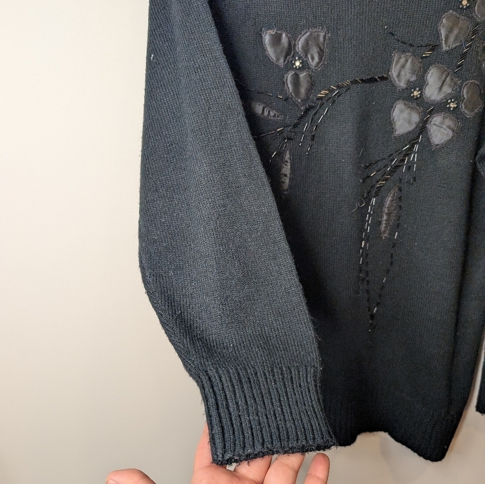 Vintage Sweater Medium black Floral Embroidered Beaded Pullover - Picture 7 of 13